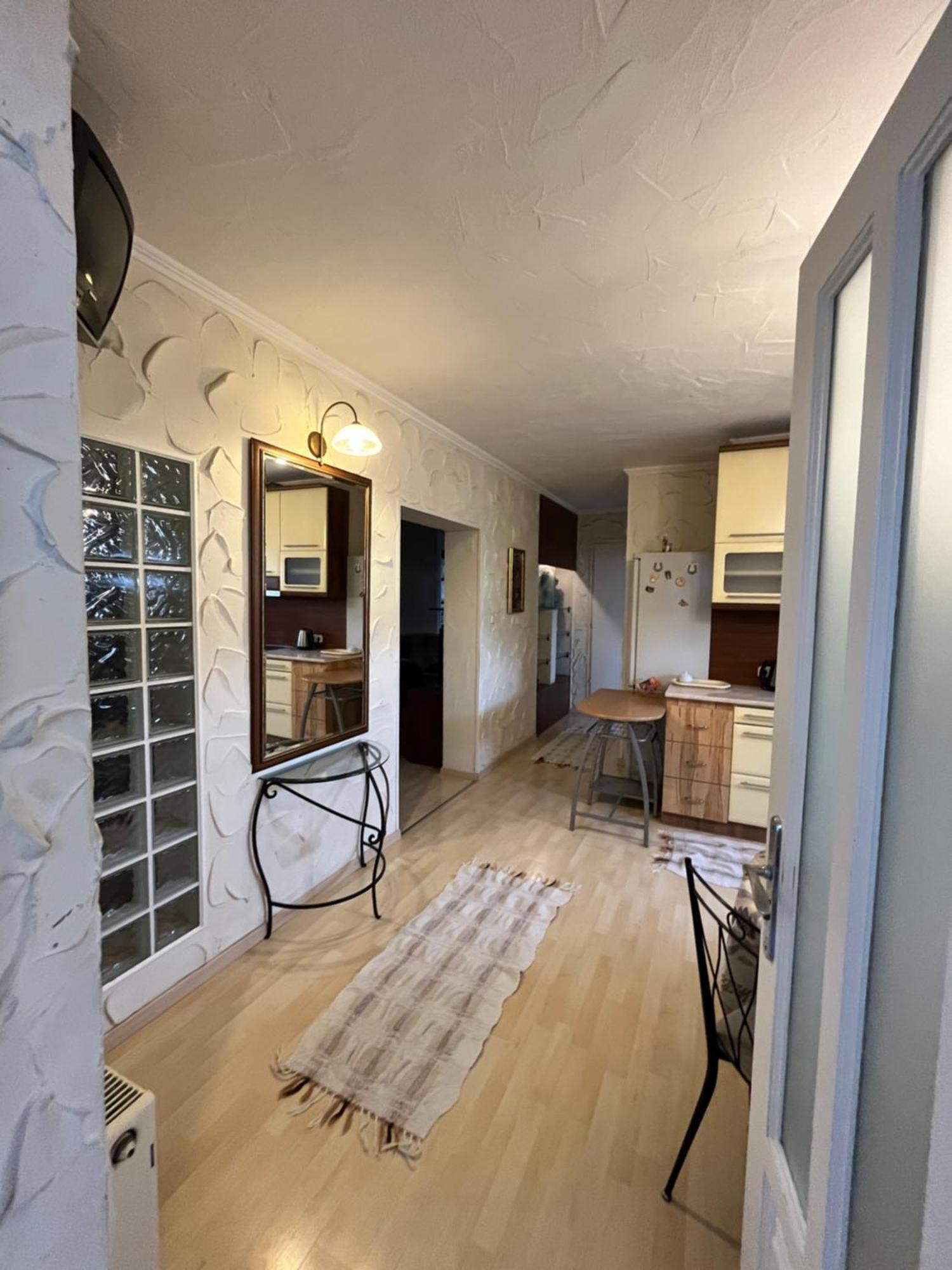 Tocc Apartman Gyal Bagian luar foto