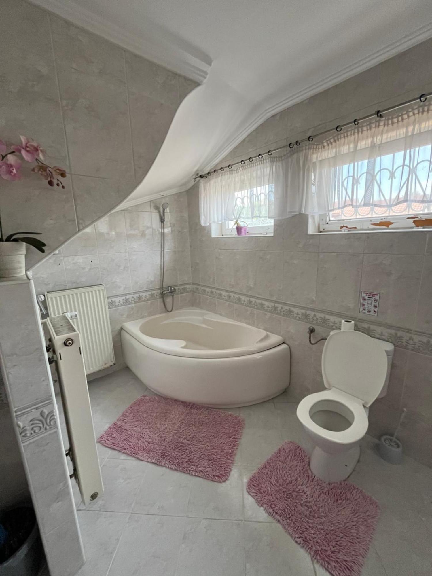 Tocc Apartman Gyal Bagian luar foto