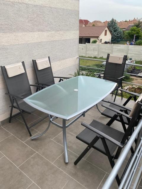 Tocc Apartman Gyal Bagian luar foto